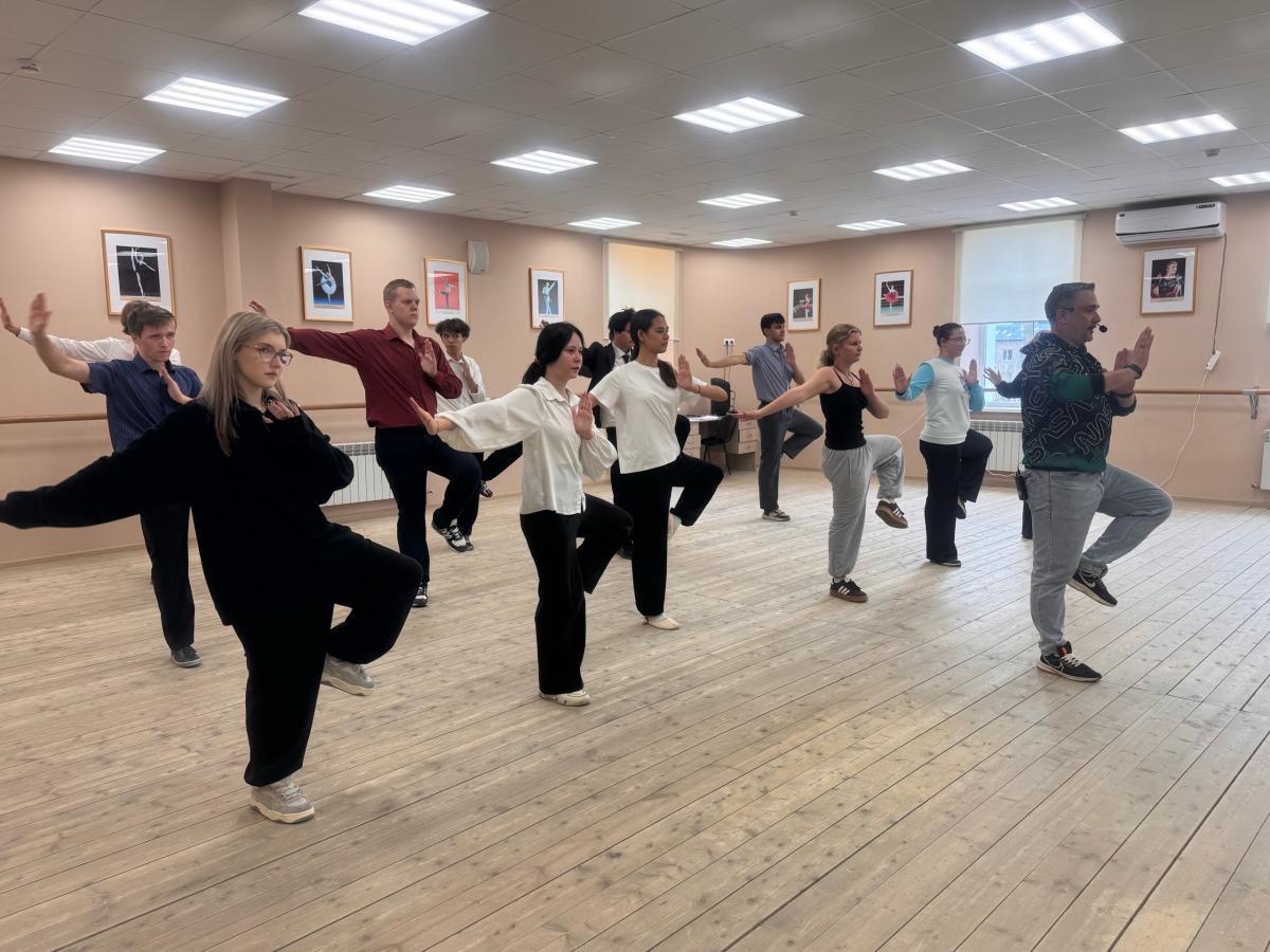 6-pr2j1TRgWMJTYSkb3ci5iwVLMS-Mic7aiu8OmsVnHXZD1PW0LiehY8la6Xj1x1Wrlt67sTuUaCv40q